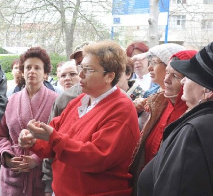 Masă festivă, la Căminul de bătrâni